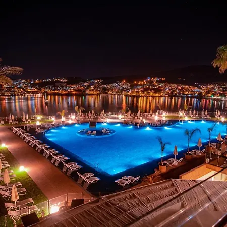 Resort Baia Bodrum 5*
