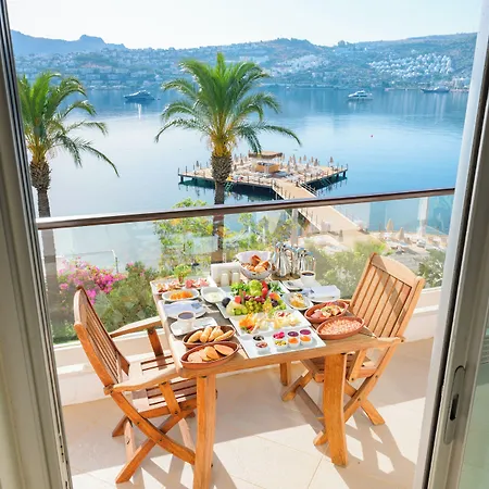 Resort Baia Bodrum 5*